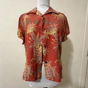 Vintage Authentic Hawaiian Women’s Short-Sleeve Button-Up Shirt - Red:pineapple